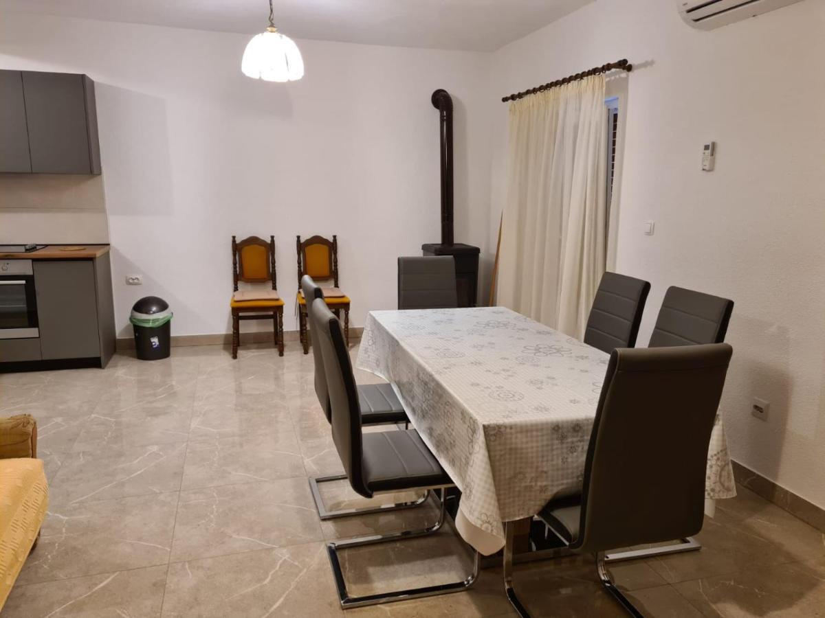 Apartman Gilan Seget Vranjica Eksteriør bilde