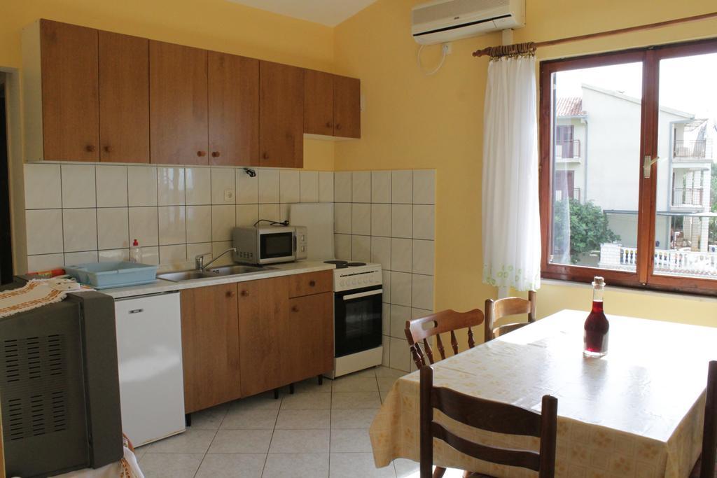 Apartman Gilan Seget Vranjica Rom bilde